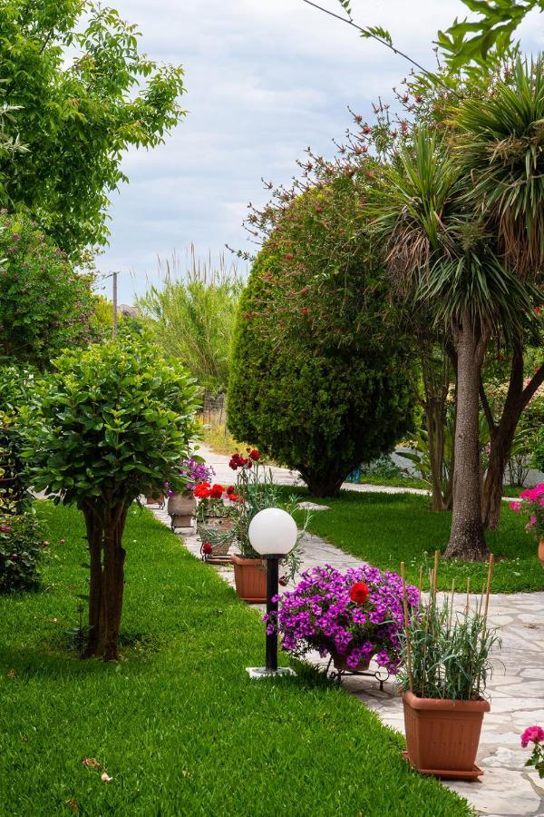 Hotel Sunny Garden à Nydri  Extérieur photo