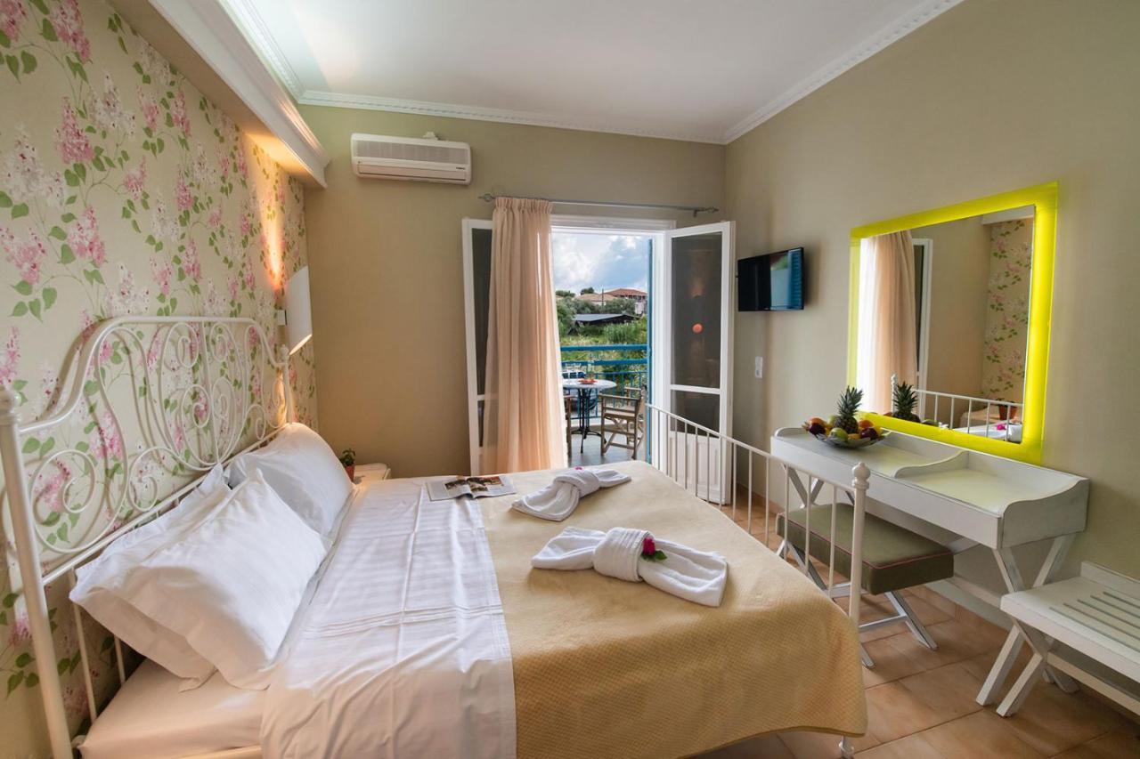 Hotel Sunny Garden à Nydri  Extérieur photo